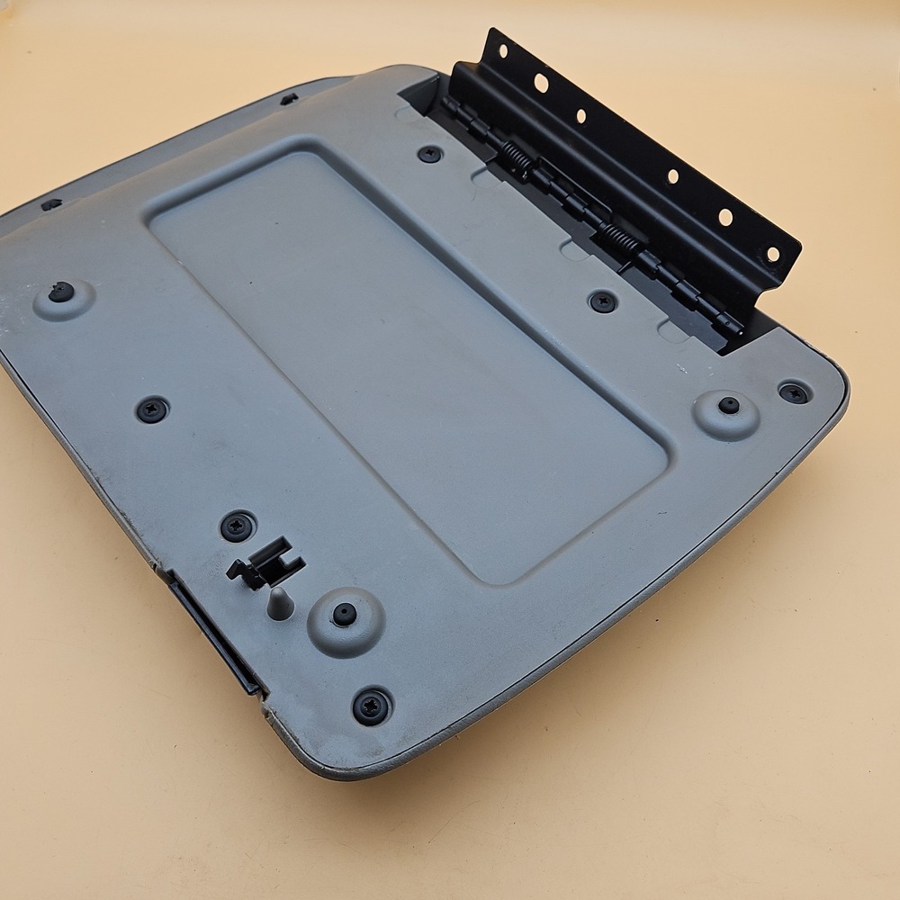 2003-2006 Chevrolet Tahoe GMC Yukon Center Console Gray Plastic Lid Armrest OEM - Picture 5 of 8